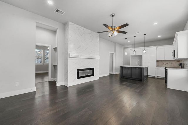 204 N Getzendaner Street 2, Waxahachie, TX 75165