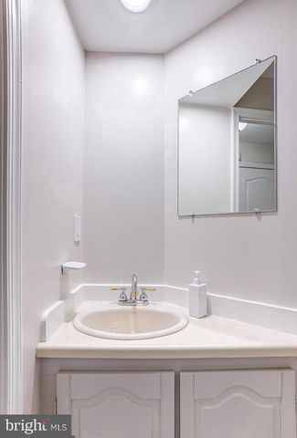 2011 FOUNTAIN ST, Baltimore, MD 21231