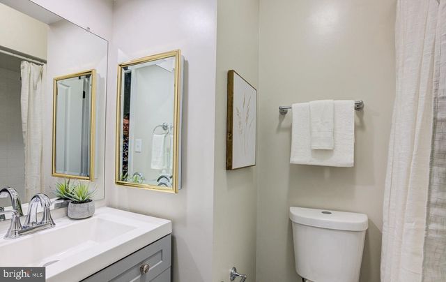 2011 FOUNTAIN ST, Baltimore, MD 21231