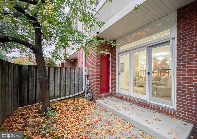2011 FOUNTAIN ST, Baltimore, MD 21231