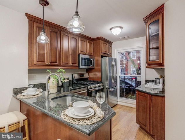 2011 FOUNTAIN ST, Baltimore, MD 21231