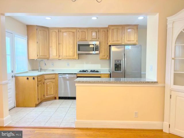 35 MURDOCK RD, Baltimore, MD 21212