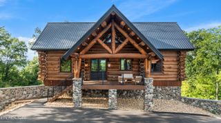 2725 Red Sky Drive, Sevierville, TN 37862