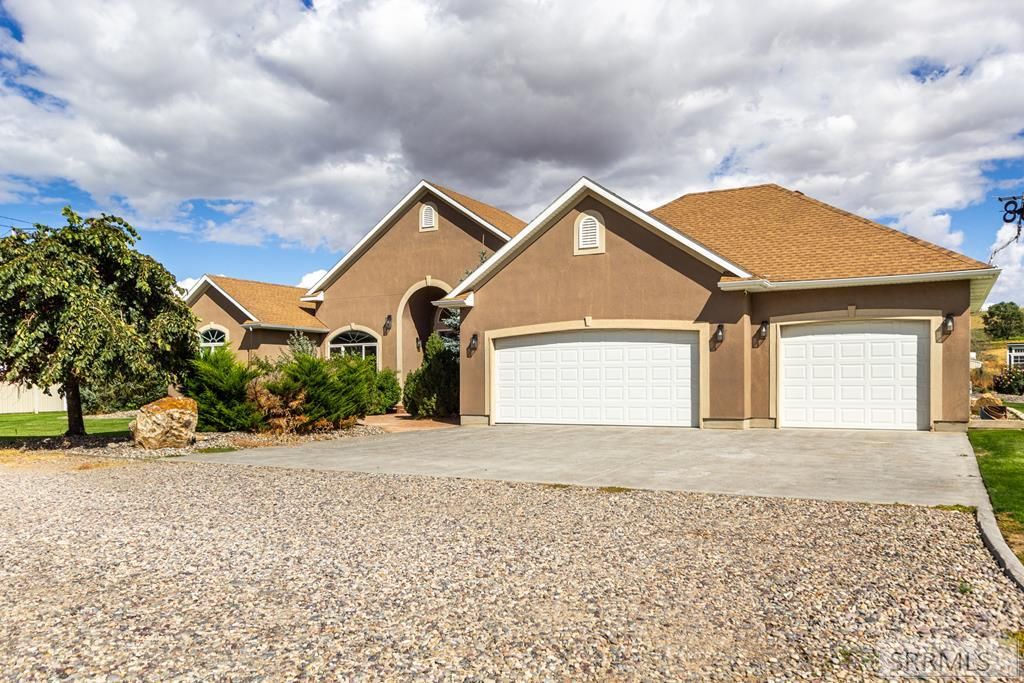 1057 N 1200 E, Shelley, ID 83274