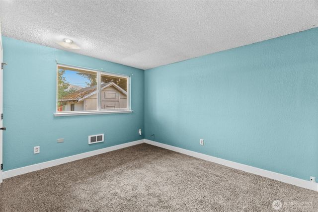 401 E 66th Street, Tacoma, WA 98404