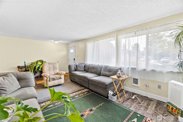 401 E 66th Street, Tacoma, WA 98404