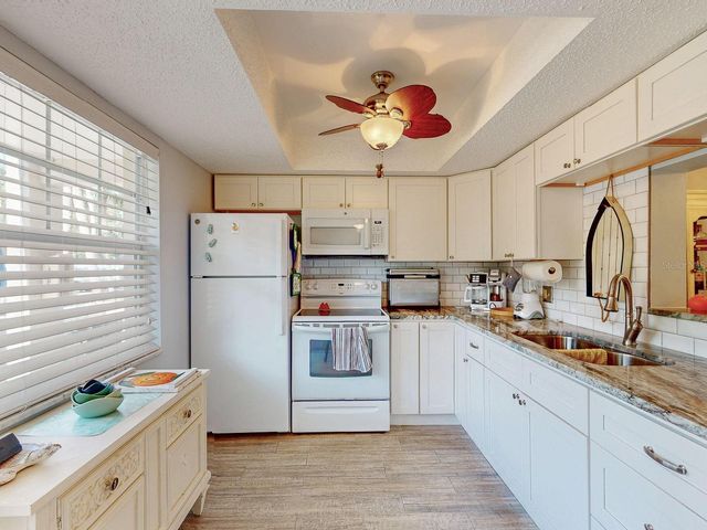 940 VIRGINIA STREET 103, Dunedin, FL 34698