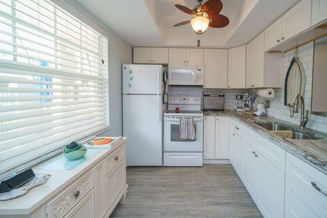 940 VIRGINIA STREET 103, Dunedin, FL 34698