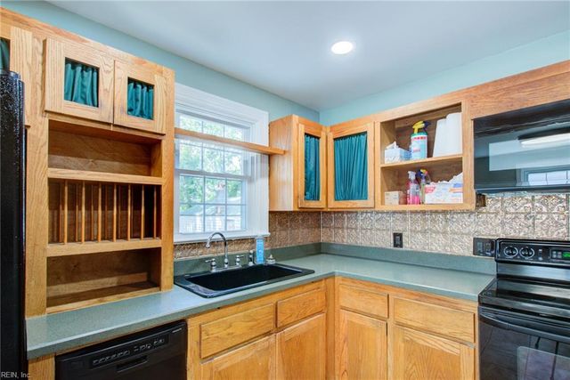 27 Ansell AVE, Portsmouth, VA 23702