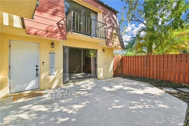 1520 Park Meadows DR 2, Fort Myers, FL 33907