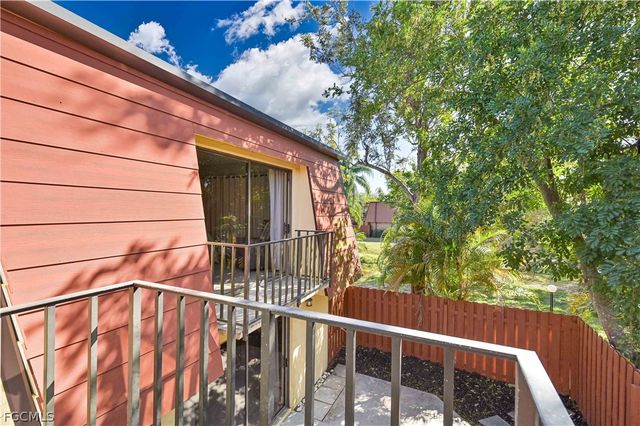 1520 Park Meadows DR 2, Fort Myers, FL 33907