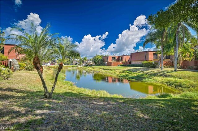 1520 Park Meadows DR 2, Fort Myers, FL 33907