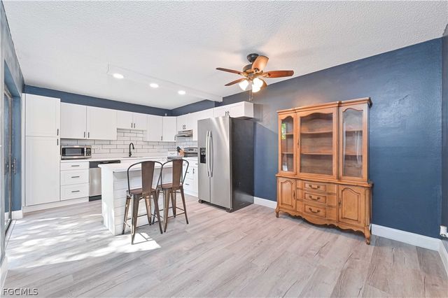 1520 Park Meadows DR 2, Fort Myers, FL 33907