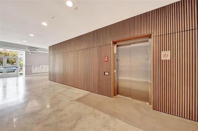 1938 Jackson Street 202, Hollywood, FL 33020