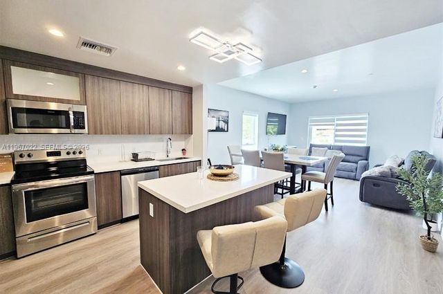 1938 Jackson Street 202, Hollywood, FL 33020