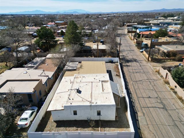 1726 Jay Street, Santa Fe, NM 87507