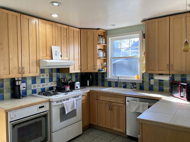 161 E Oakland Avenue, Columbus, OH 43201