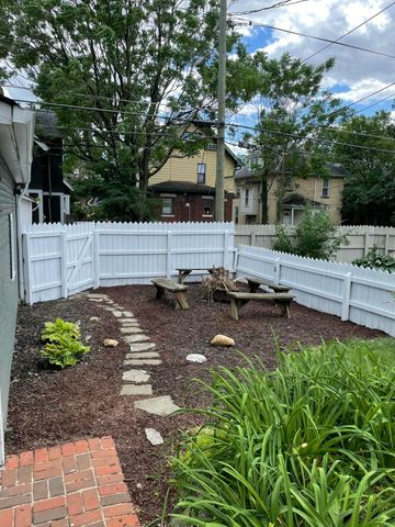 161 E Oakland Avenue, Columbus, OH 43201