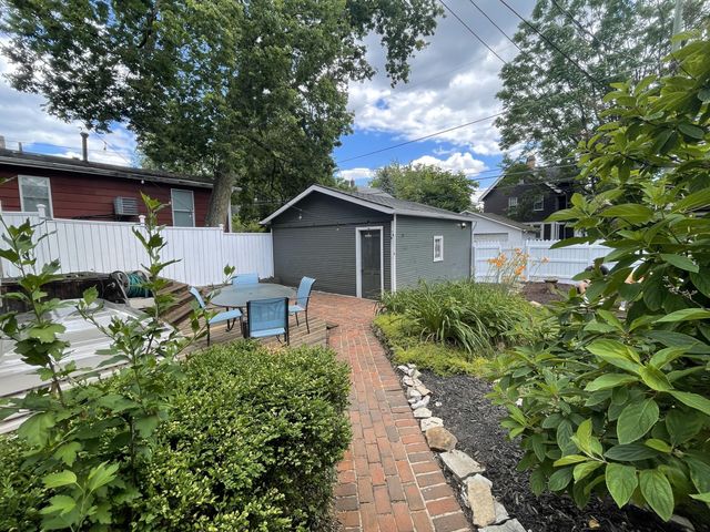 161 E Oakland Avenue, Columbus, OH 43201