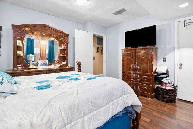 902 E 9th Street, London, KY 40741