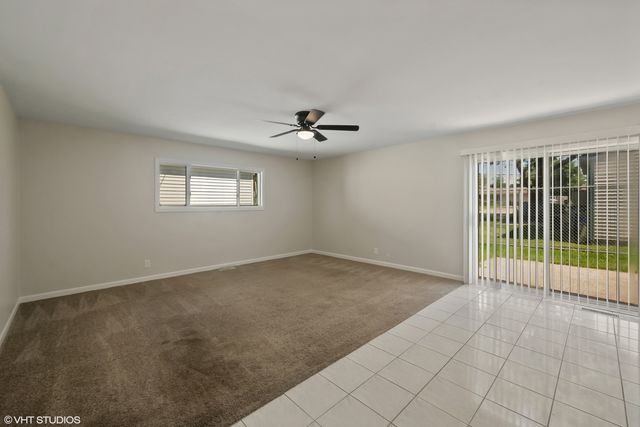 564 White Oak Road, Bolingbrook, IL 60440