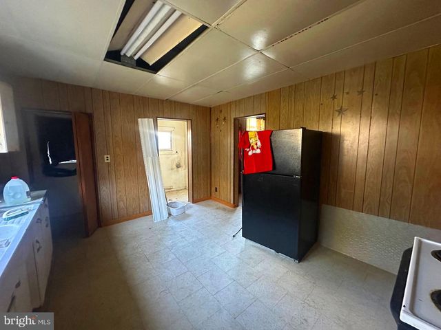 150-152 E PIEDMONT ST, Keyser, WV 26726