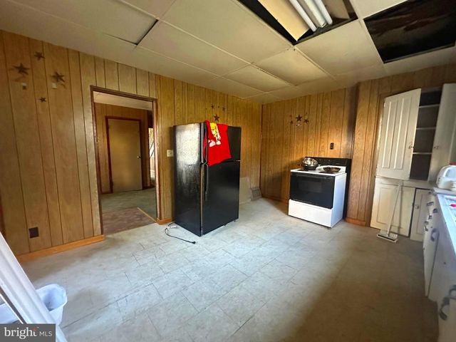 150-152 E PIEDMONT ST, Keyser, WV 26726