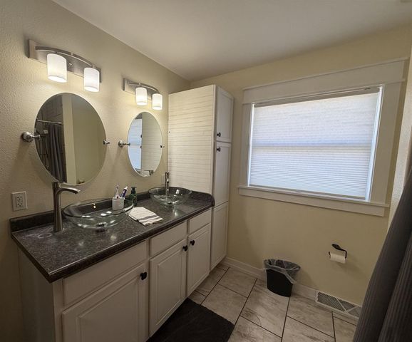 1915 Cedar Pointe Drive, Janesville, WI 53546