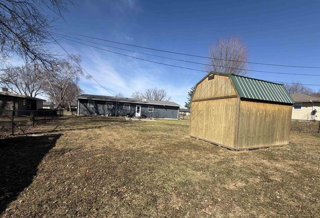 1915 Cedar Pointe Drive, Janesville, WI 53546