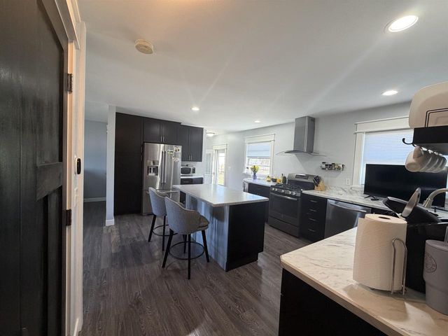 1915 Cedar Pointe Drive, Janesville, WI 53546