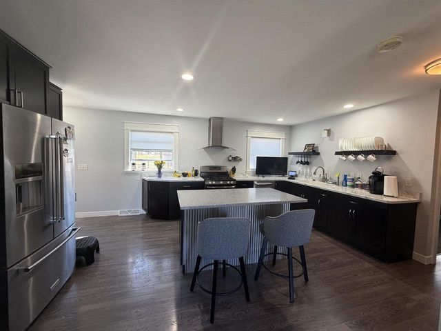 1915 Cedar Pointe Drive, Janesville, WI 53546