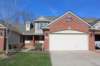 4680 Summer Ridge Drive 42, Genoa Township, MI 48843