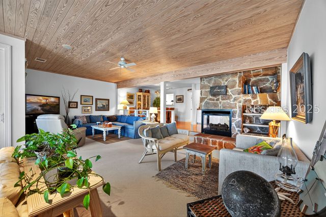 9 Braddock Cv, Hilton Head Island, SC 29928