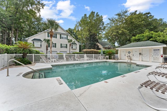 12 Brittany Place Drive 12, Hilton Head Island, SC 29928