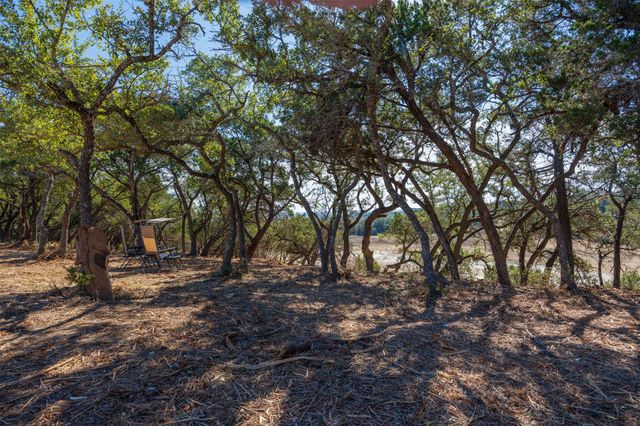 78 Dodder LN, Spring Branch, TX 78070