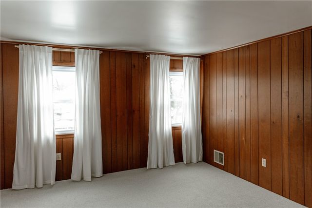 17 Case Avenue, Auburn, NY 13021