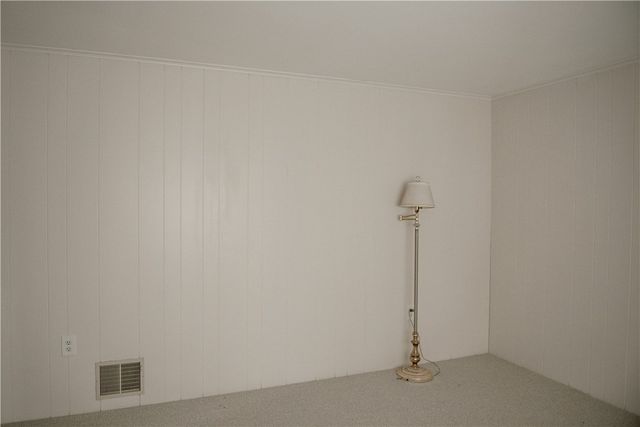 17 Case Avenue, Auburn, NY 13021