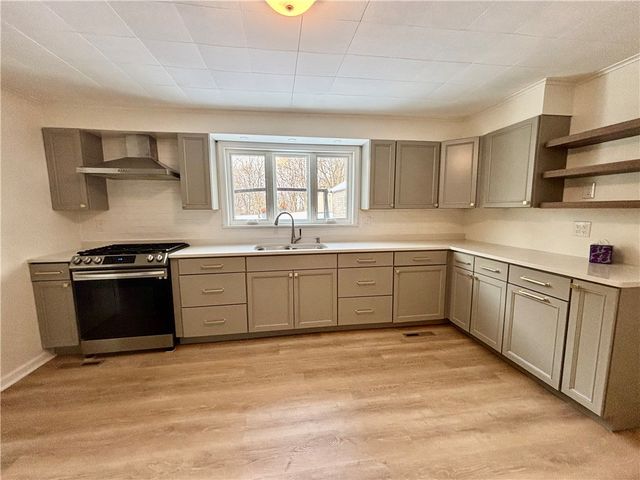 17 Case Avenue, Auburn, NY 13021