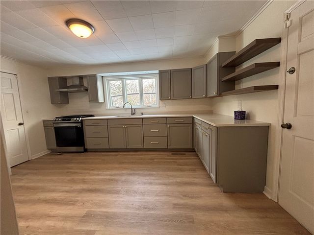 17 Case Avenue, Auburn, NY 13021