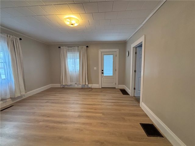 17 Case Avenue, Auburn, NY 13021