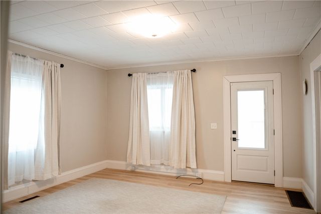 17 Case Avenue, Auburn, NY 13021