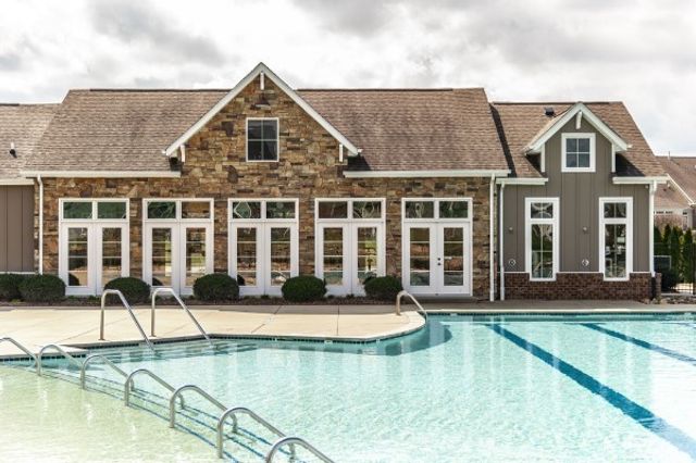 1033 Harvest Acres, Hendersonville, TN 37075