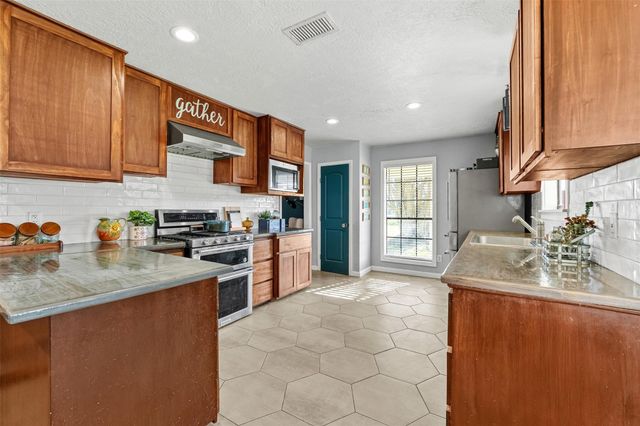 26515 Dobbin Huffsmith Road, Magnolia, TX 77354