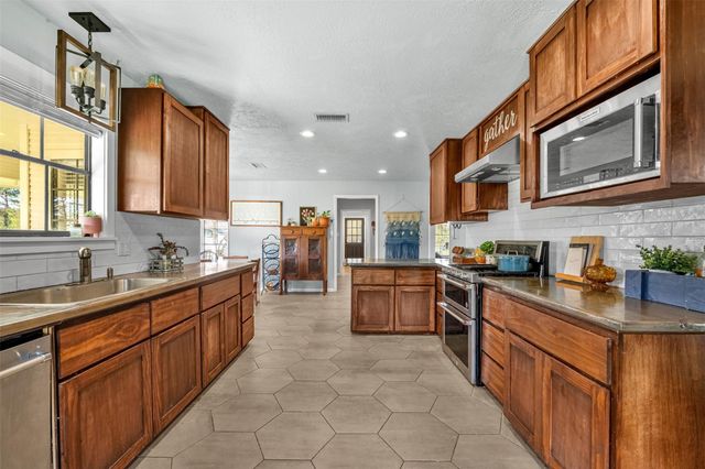 26515 Dobbin Huffsmith Road, Magnolia, TX 77354