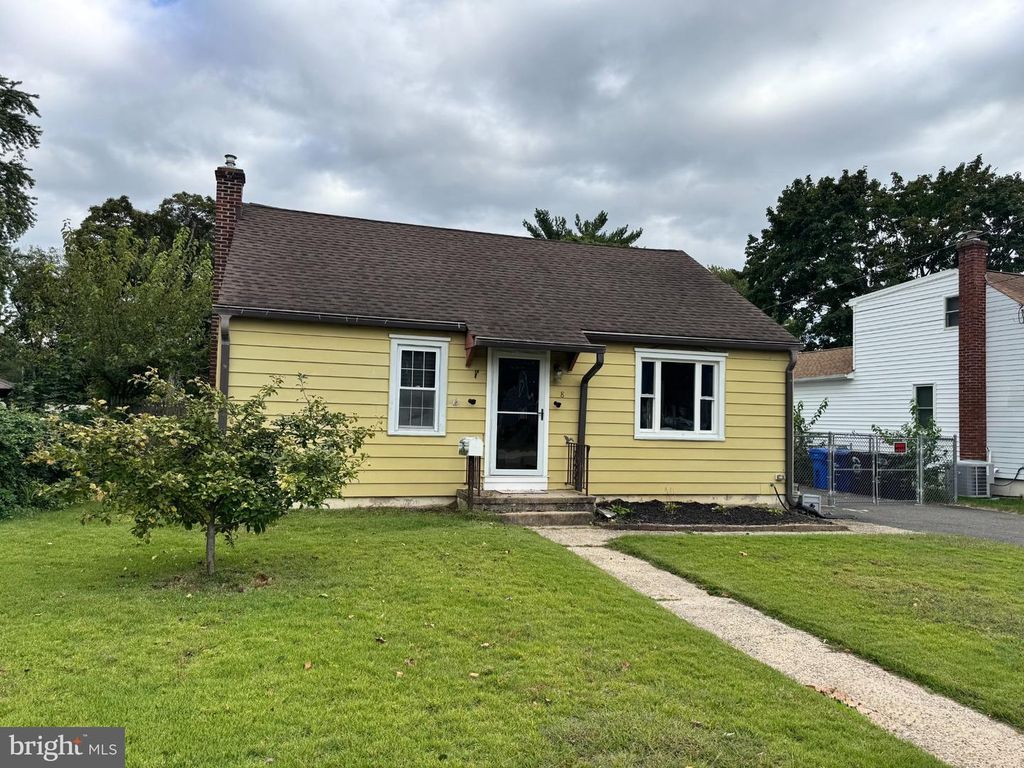 8 PANCOAST BLVD, Delran, NJ 08075