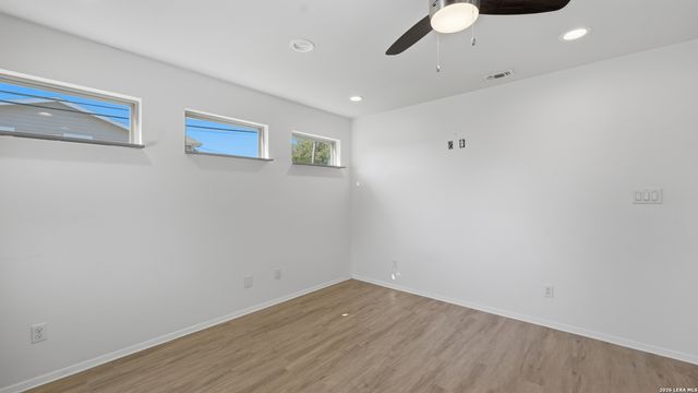 1198 GREEN HILL DR, Canyon Lake, TX 78133