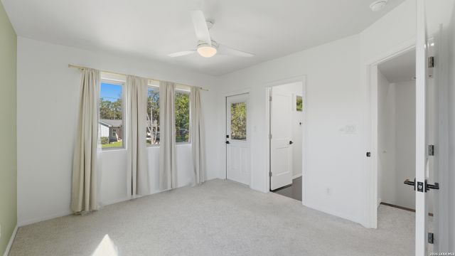 1198 GREEN HILL DR, Canyon Lake, TX 78133