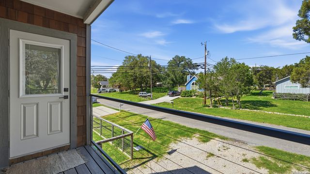 1198 GREEN HILL DR, Canyon Lake, TX 78133