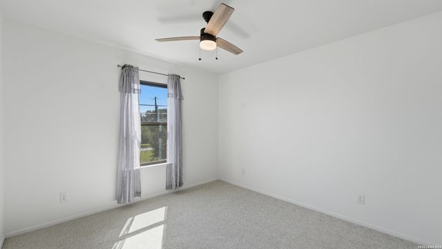 1198 GREEN HILL DR, Canyon Lake, TX 78133