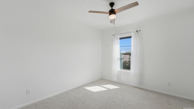 1198 GREEN HILL DR, Canyon Lake, TX 78133